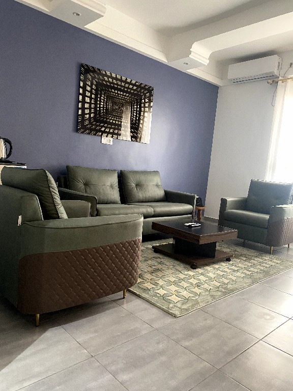 Manou Hotel