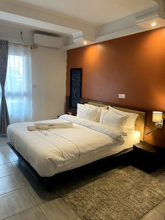 Manou Hotel